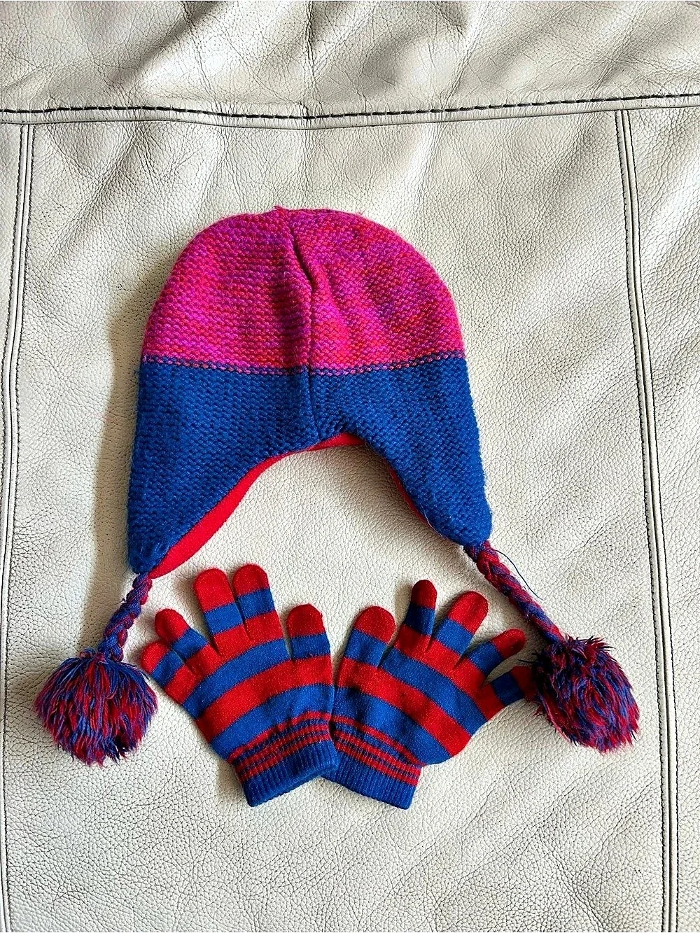 Disney Encanto Mirabel Winter Hat and Gloves Set Kids Blue & Pink Like New